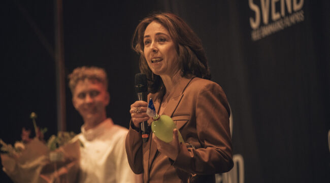 Sofie Gråbøl modtager SVEND-prisen 2022. Foto: Andreas Bastiansen