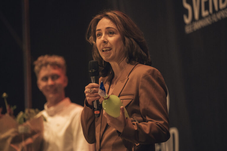 Sofie Gråbøl modtager SVEND-prisen 2022. Foto: Andreas Bastiansen