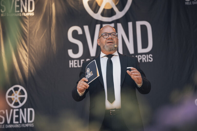 Lars Hjortshøj vært ved SVEND Prisfesten