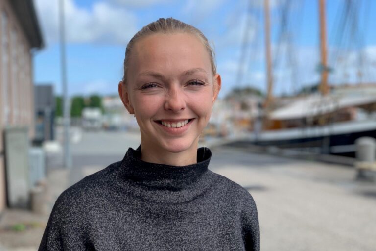 Frederikke Juul Albertsen er demensven, og det opfordrer hun andre til også at være. Foto: SvendborgEvent